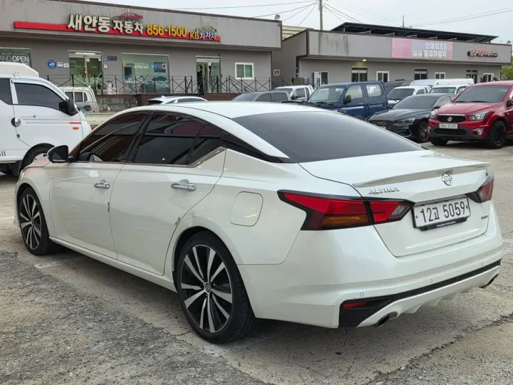 Nissan Altima