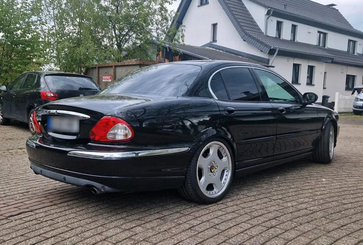 Jaguar X-Type