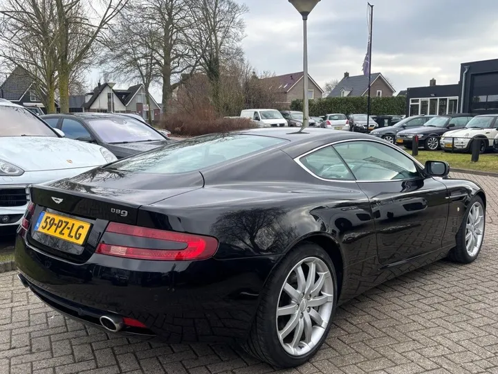 Aston Martin DB9
