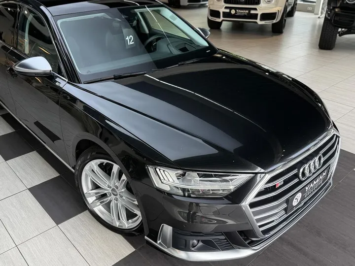 Audi S8