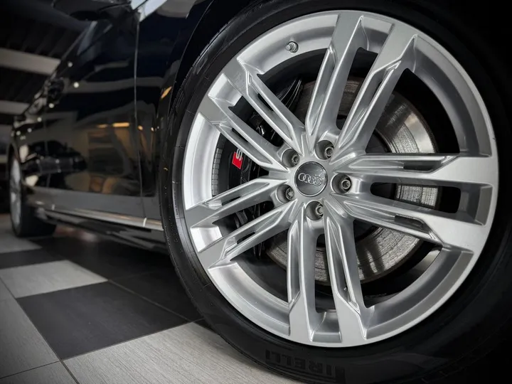 Audi S8