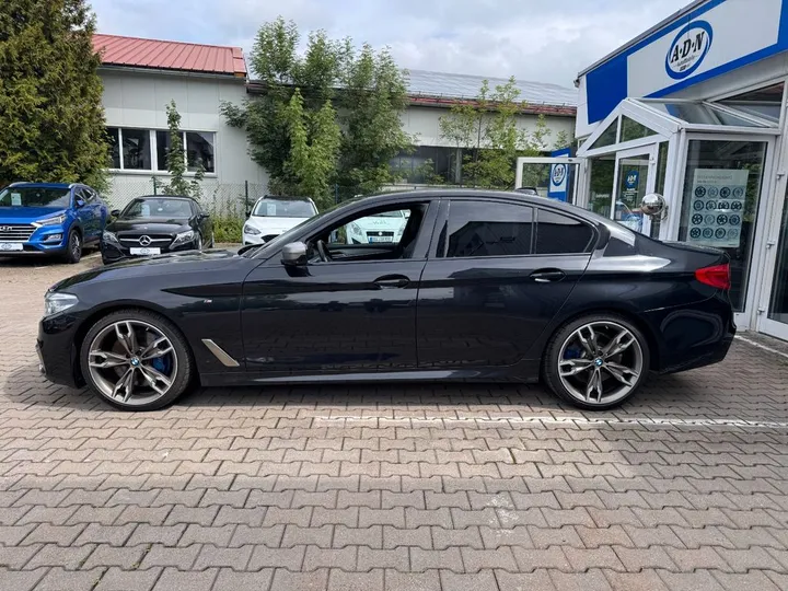 BMW M550