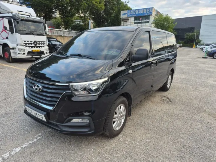 Hyundai Starex