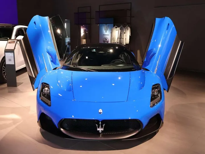 Maserati MC20