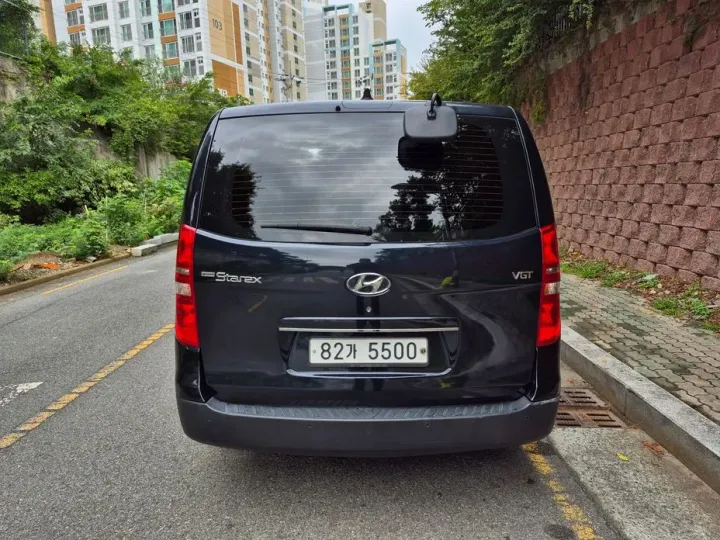 Hyundai Starex