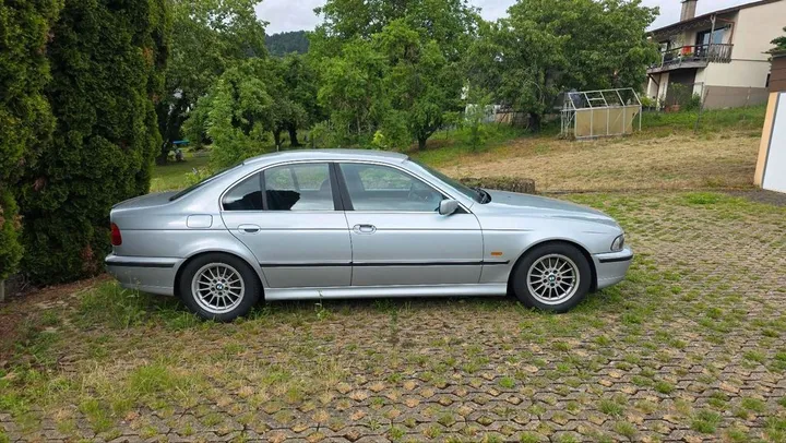 BMW 520