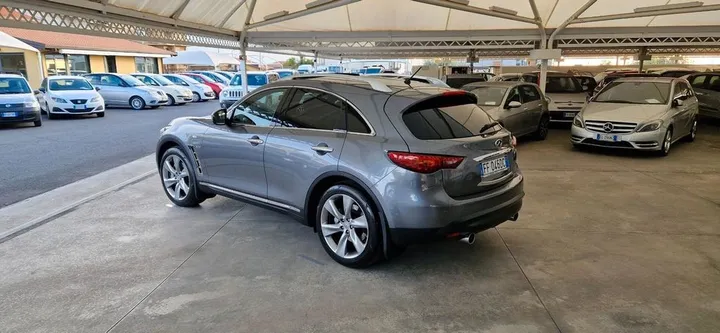 Infiniti QX70