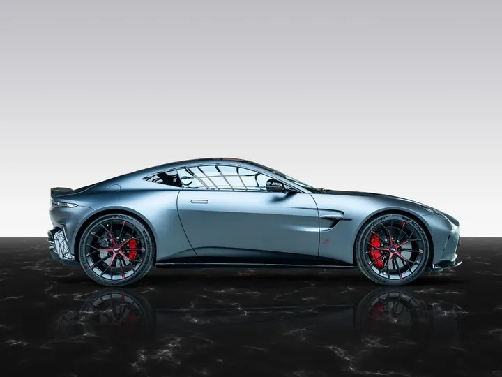 Aston Martin V8 Vantage