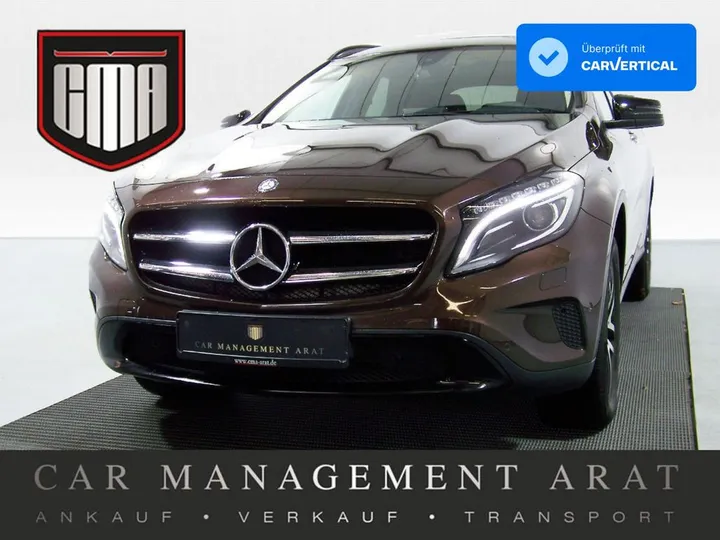 Mercedes-Benz GLA 200