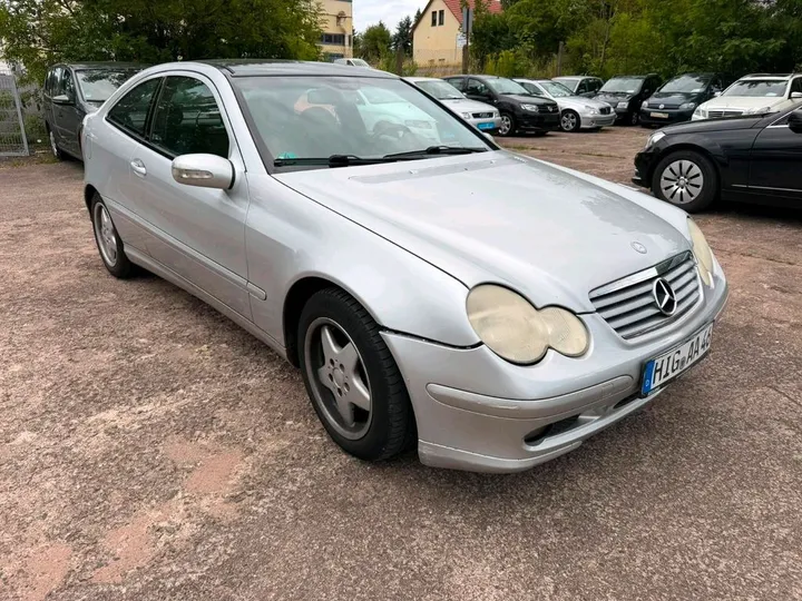 Mercedes-Benz C 230