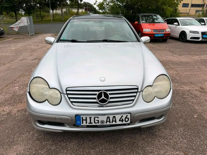 Mercedes-Benz C 230