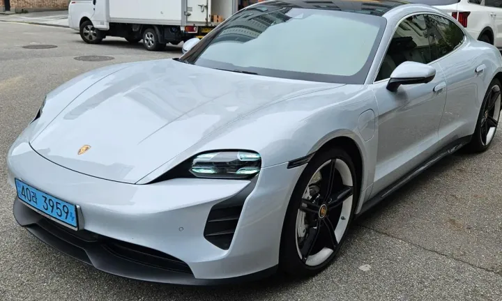 Porsche Taycan