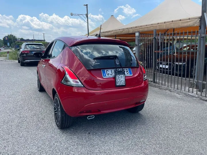 Lancia Ypsilon