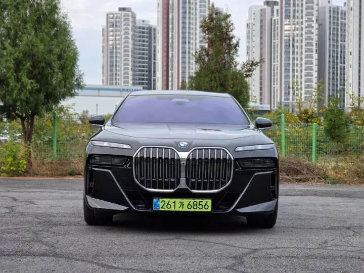 BMW 7-Series