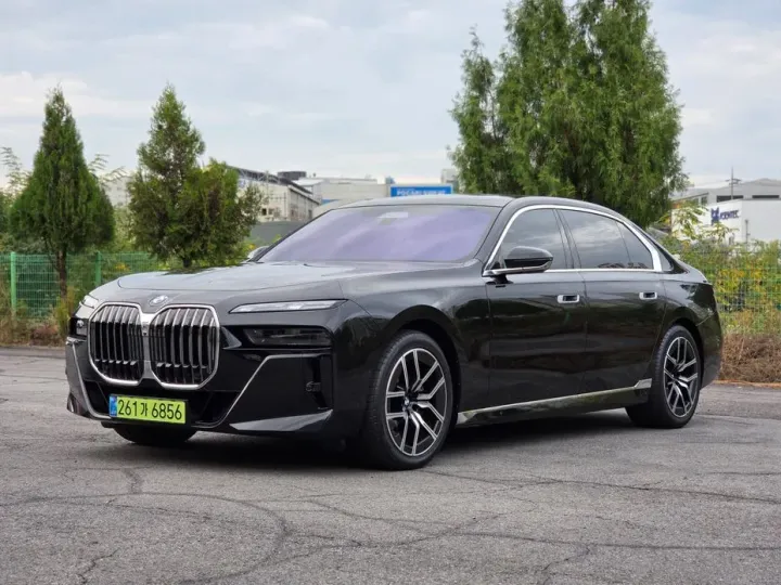 BMW 7-Series