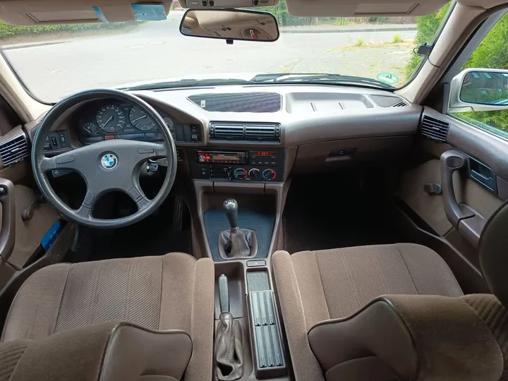 BMW 525