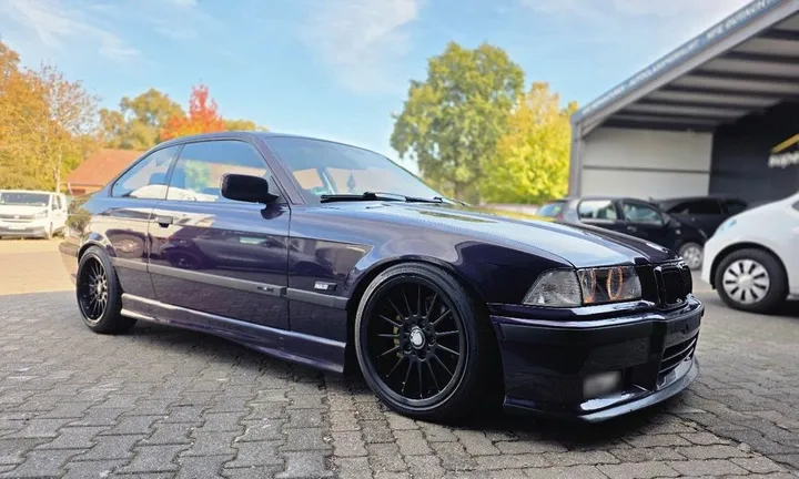 BMW 323