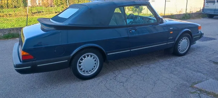 Saab 900