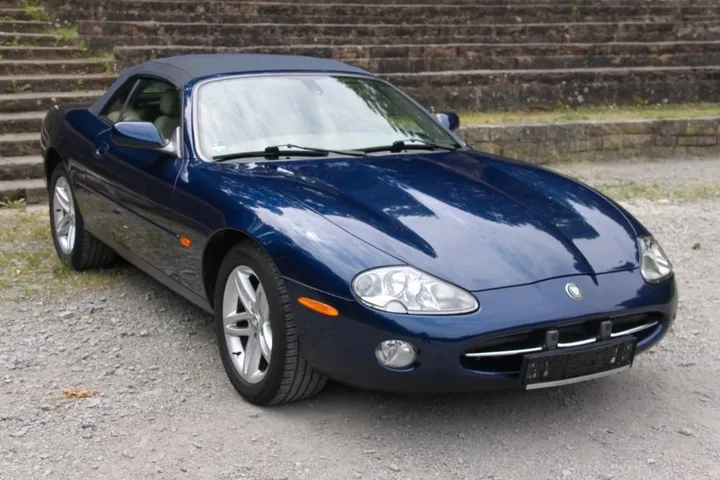 Jaguar XK8