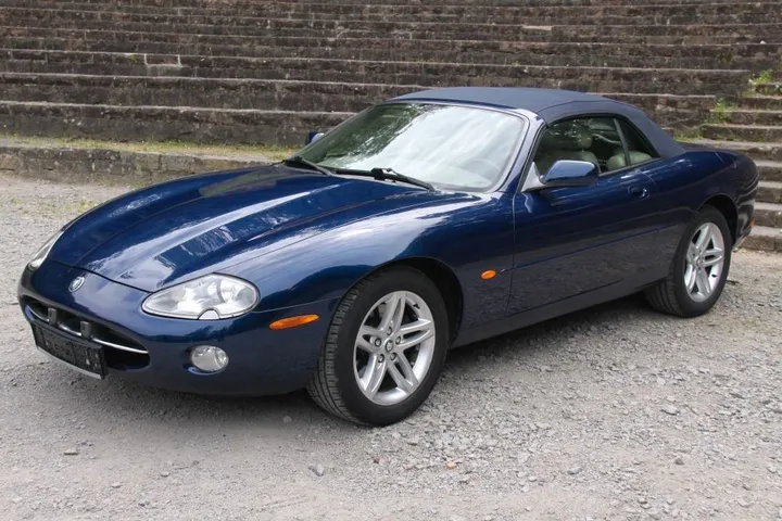 Jaguar XK8