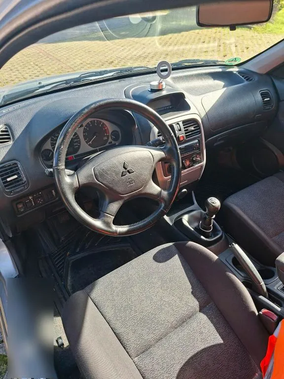 Mitsubishi Carisma