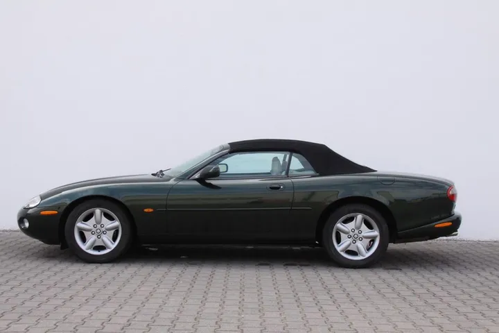 Jaguar XK8