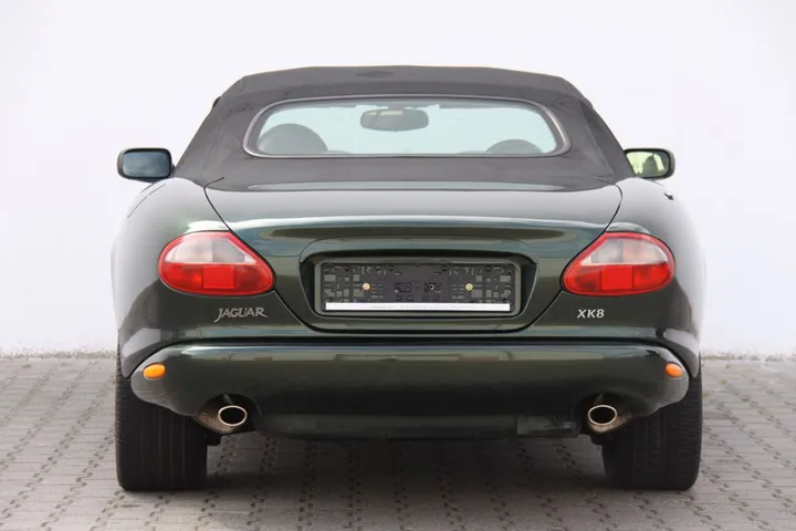 Jaguar XK8