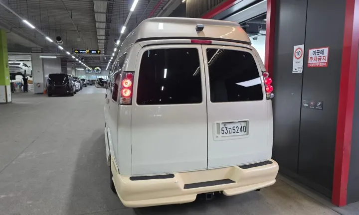 Chevrolet Express Van