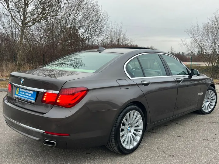 BMW 750