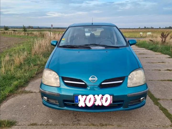 Nissan Almera Tino