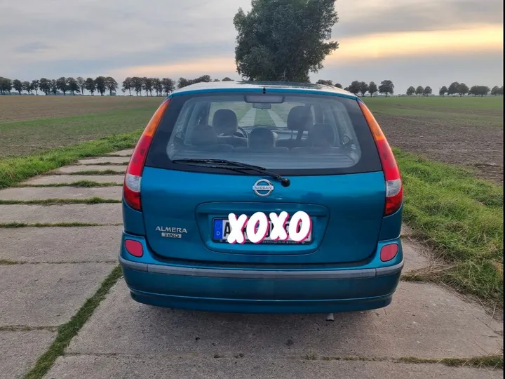 Nissan Almera Tino