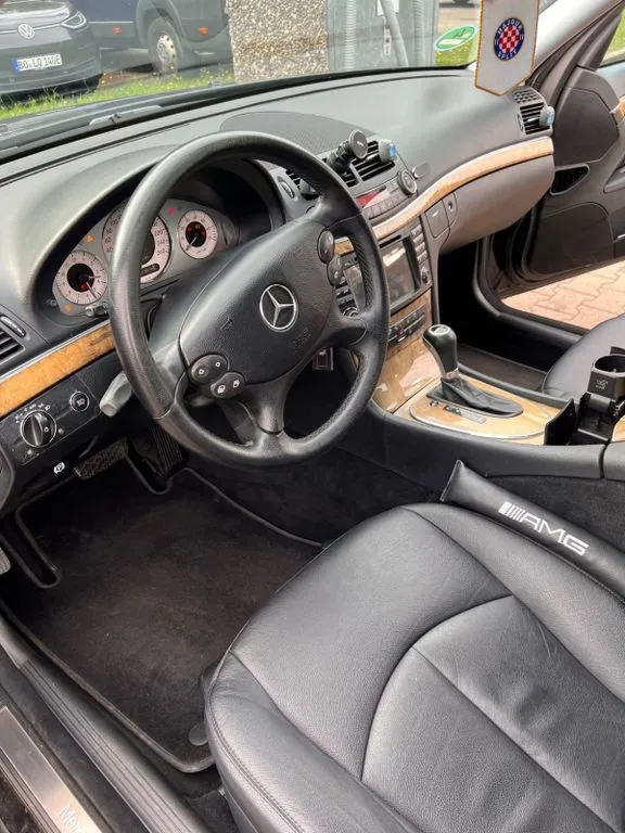Mercedes-Benz E 280