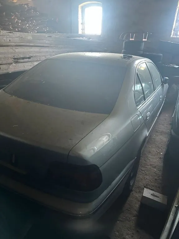 BMW 528