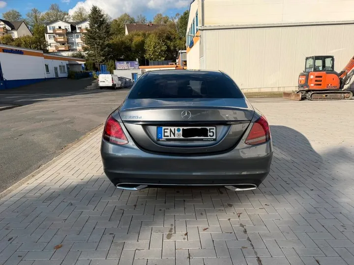 Mercedes-Benz C 220