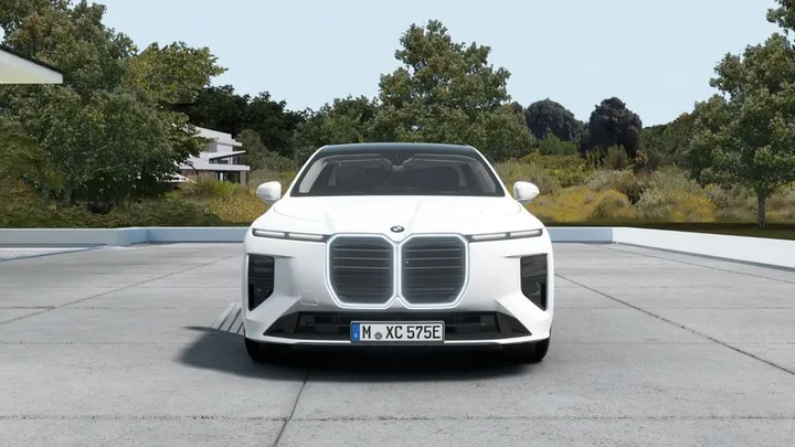 BMW i7