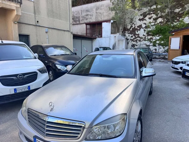 Mercedes-Benz C 200