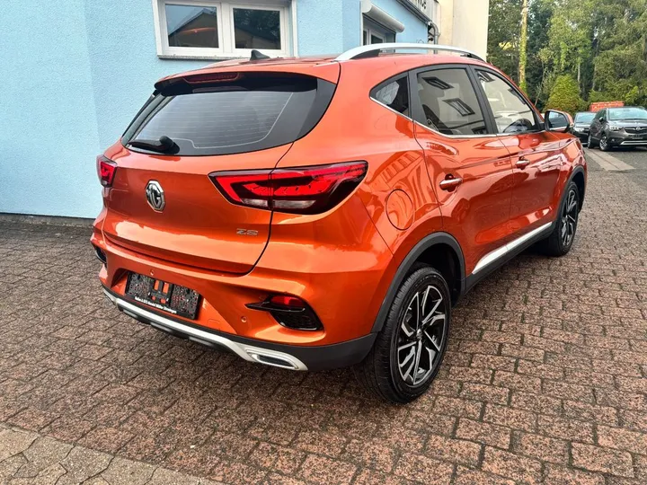 MG ZS
