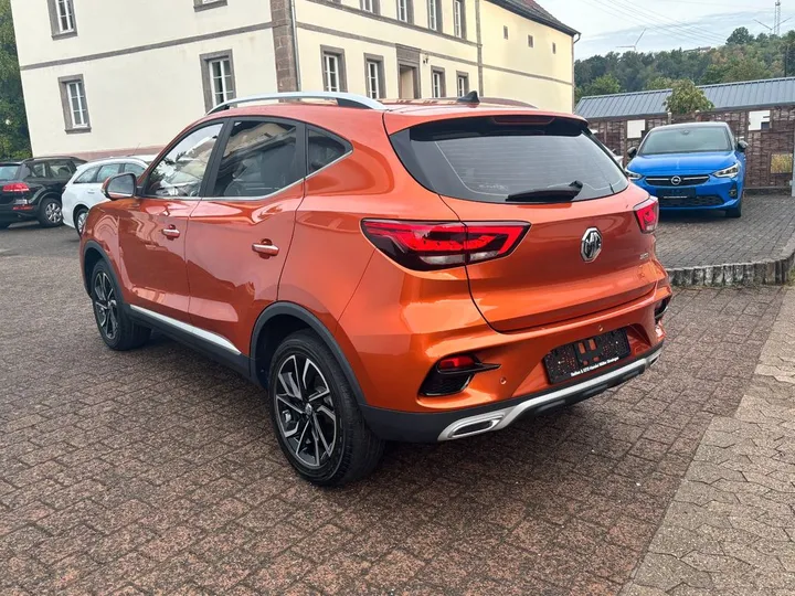 MG ZS