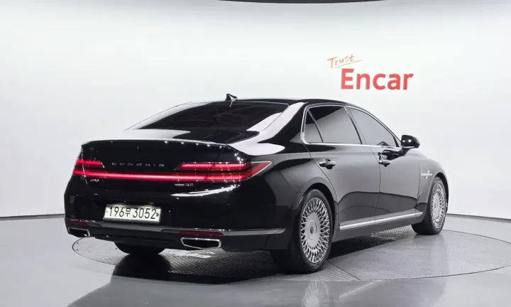 Genesis G90