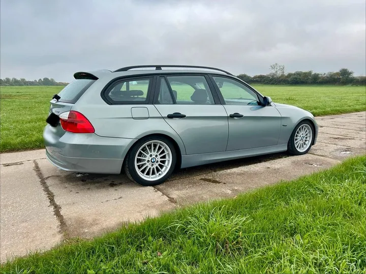 BMW 320