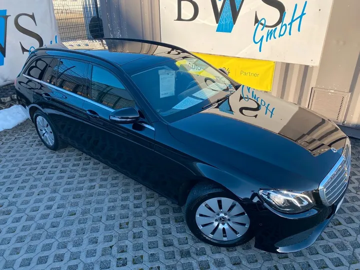 Mercedes-Benz E 220