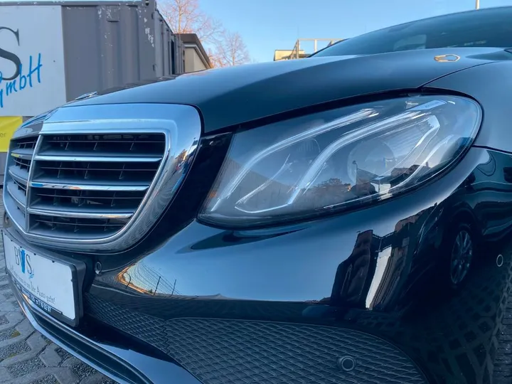 Mercedes-Benz E 220