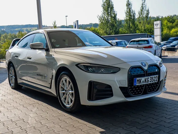 BMW i4