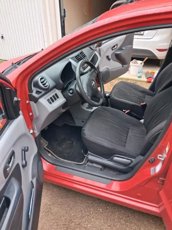 Nissan Pixo