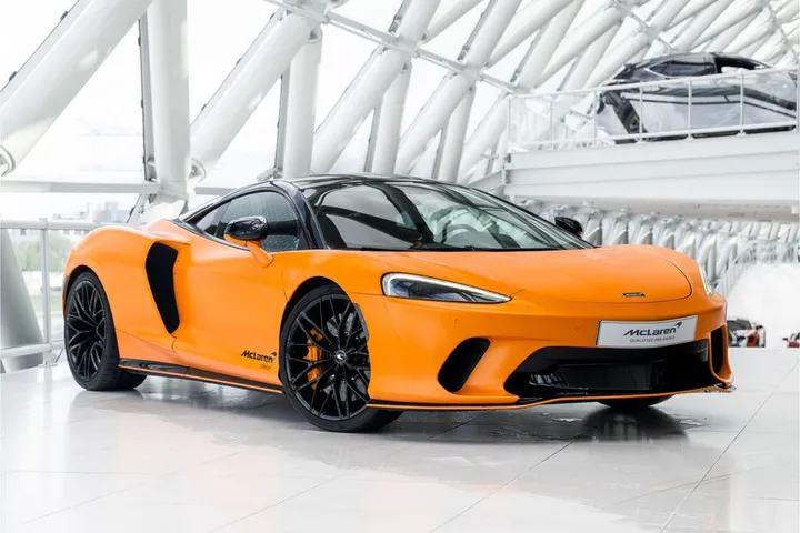 McLaren GT