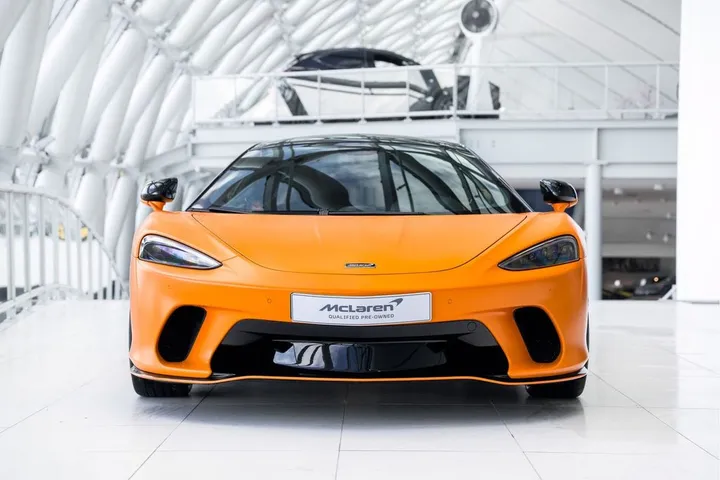 McLaren GT