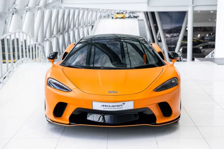 McLaren GT