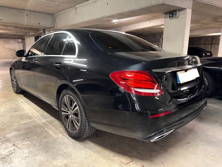 Mercedes-Benz E 200