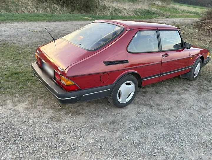 Saab 900