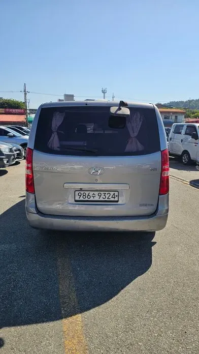 Hyundai Starex